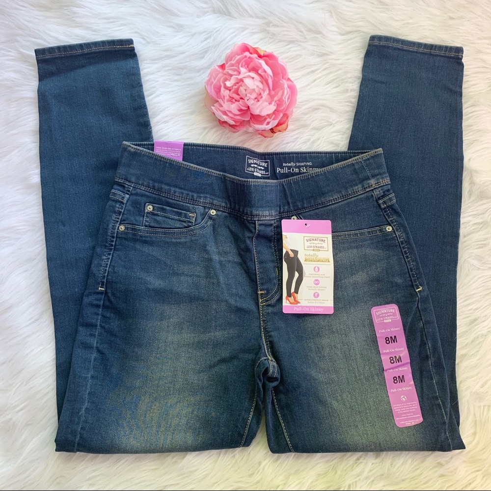 Signature by Levi staruss pull on skinny jeans, 8